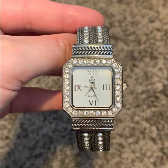 Watch - Picture 1 of 4